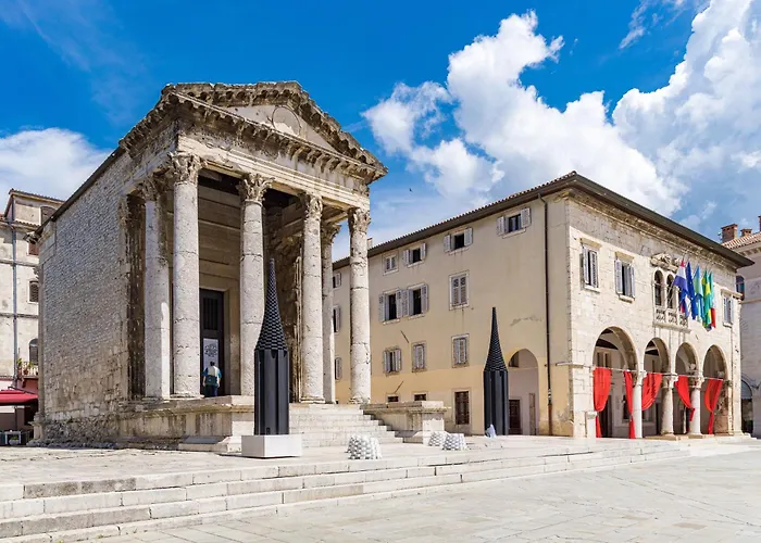 Διαμέρισμα Four Waves New