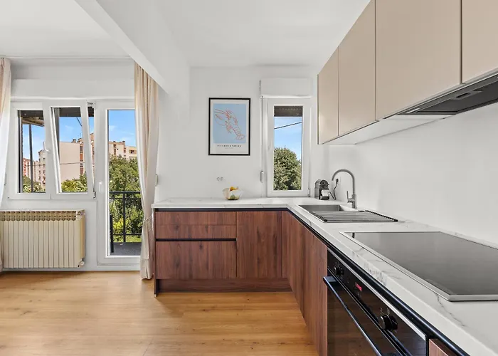 Διαμέρισμα Four Waves New *